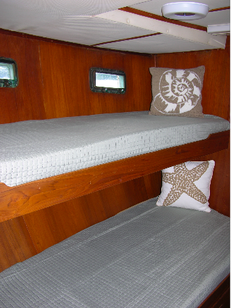 A second view of the middle stateroom bunks.